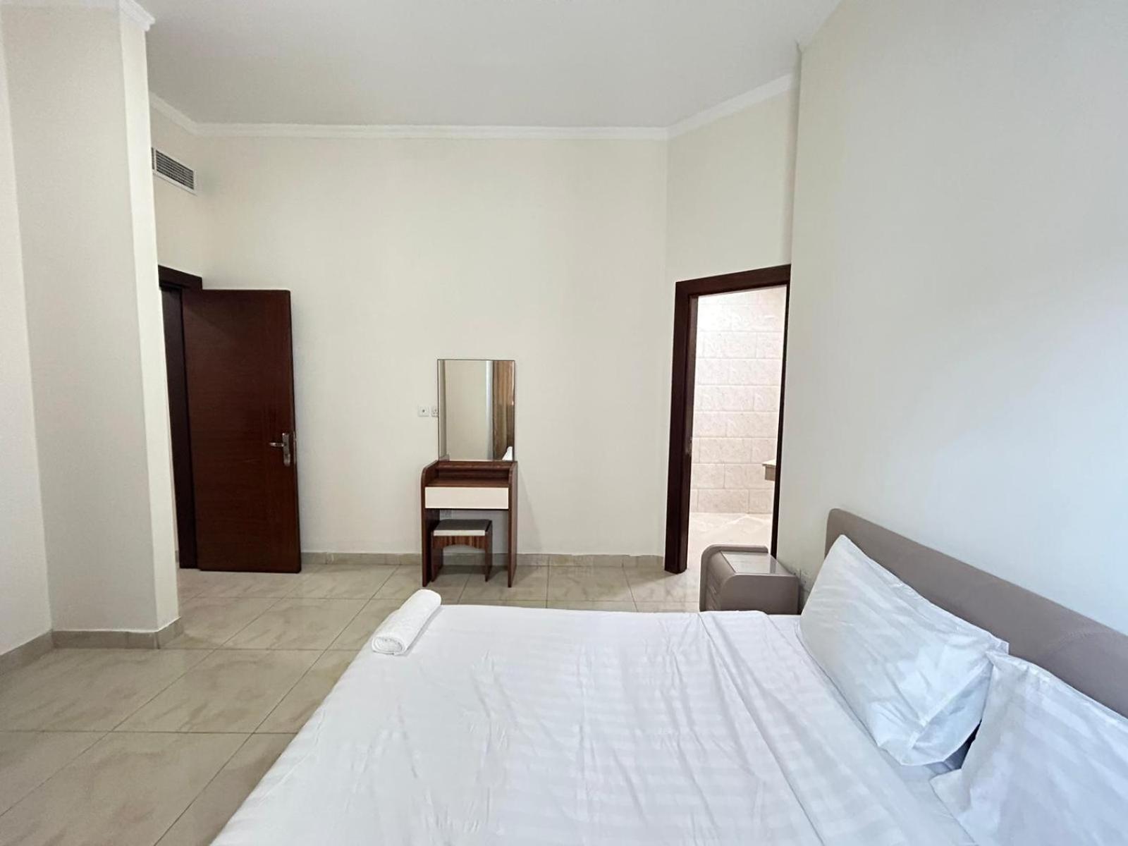 Al Hayat Suites Apartment Манама Екстер'єр фото
