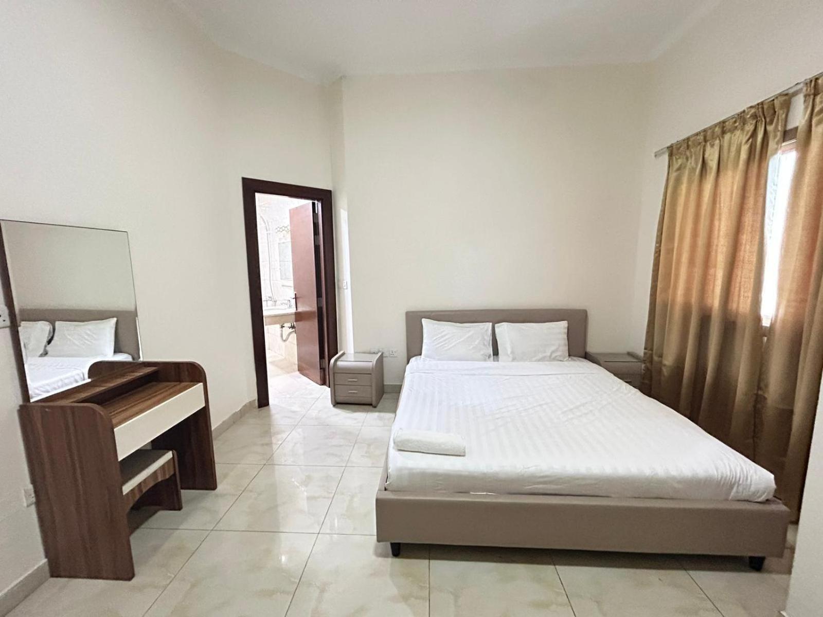 Al Hayat Suites Apartment Манама Екстер'єр фото