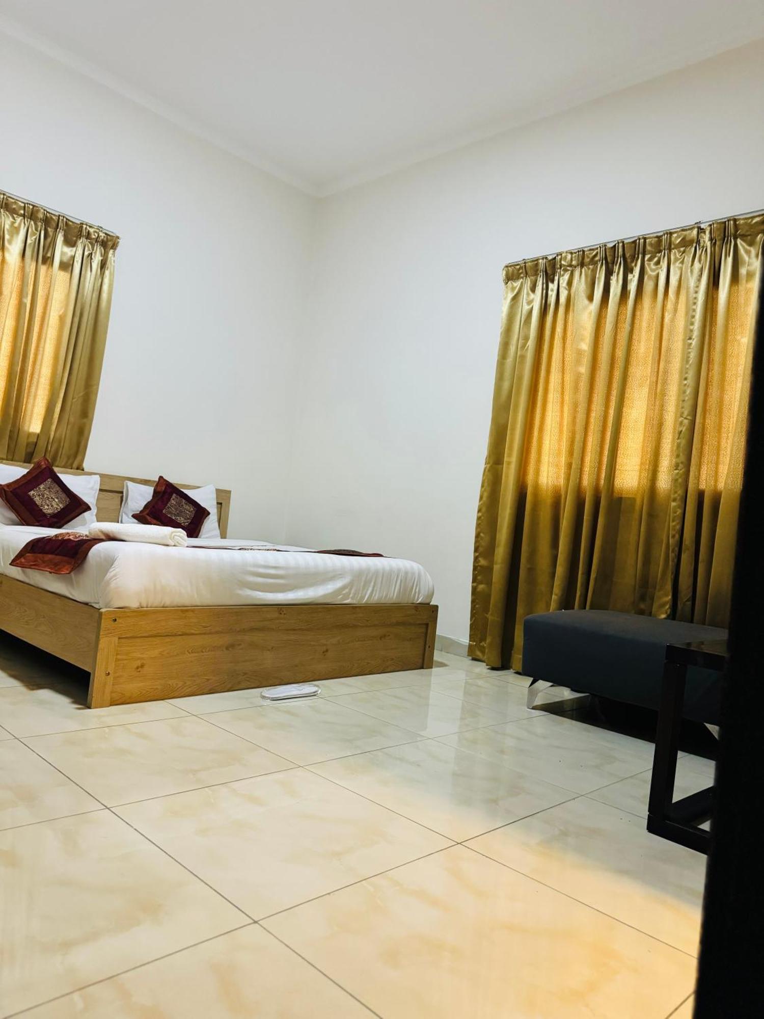 Al Hayat Suites Apartment Манама Екстер'єр фото