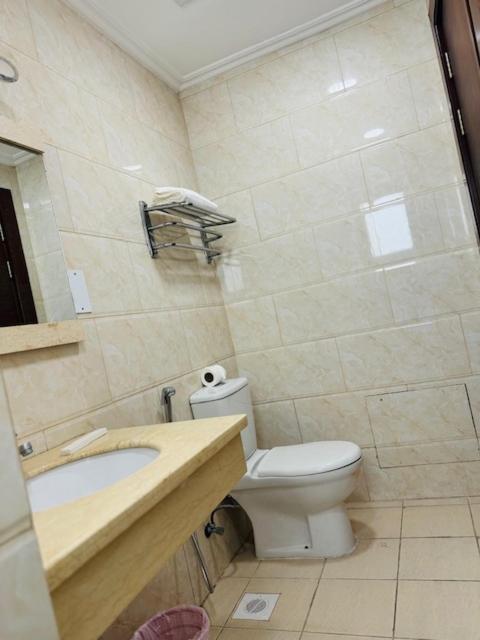 Al Hayat Suites Apartment Манама Екстер'єр фото