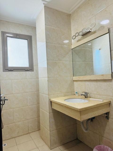 Al Hayat Suites Apartment Манама Екстер'єр фото