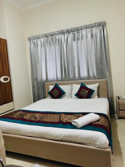 Al Hayat Suites Apartment Манама Екстер'єр фото