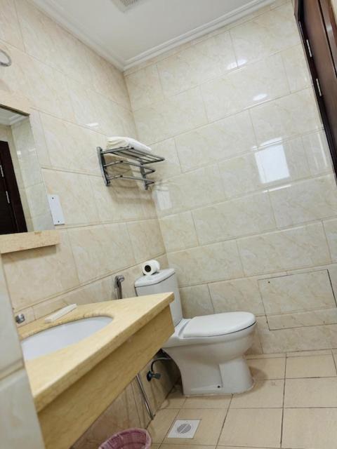 Al Hayat Suites Apartment Манама Екстер'єр фото