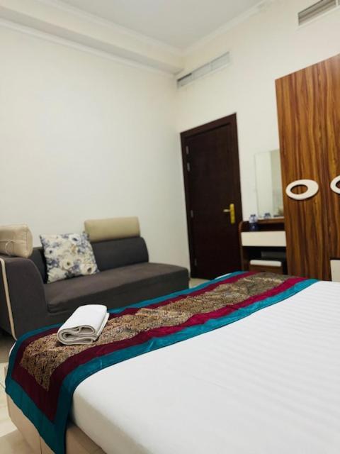 Al Hayat Suites Apartment Манама Екстер'єр фото
