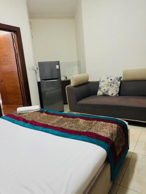 Al Hayat Suites Apartment Манама Екстер'єр фото